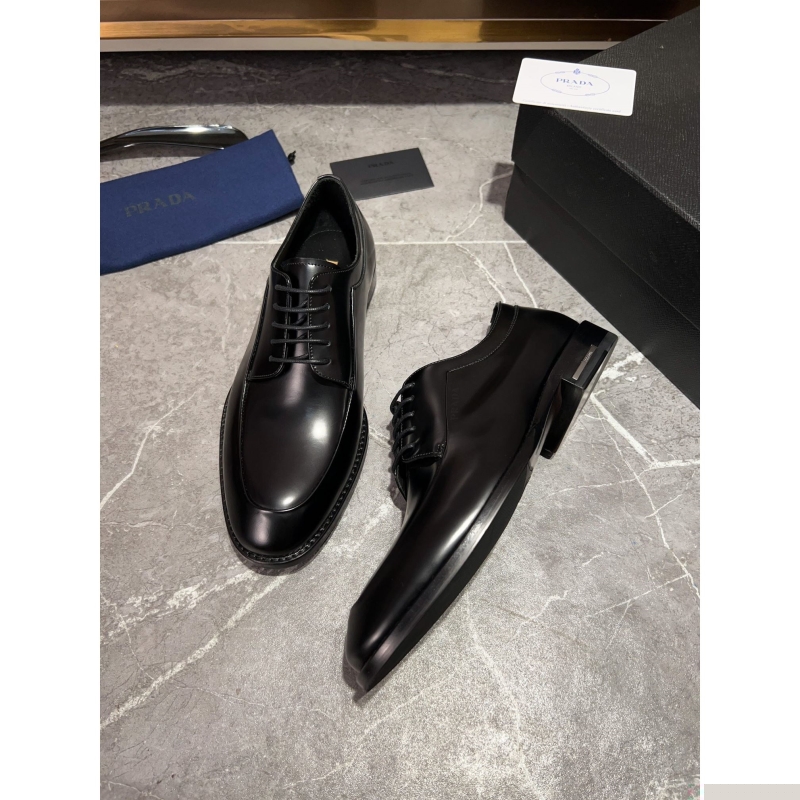 Pra*a leather shoes